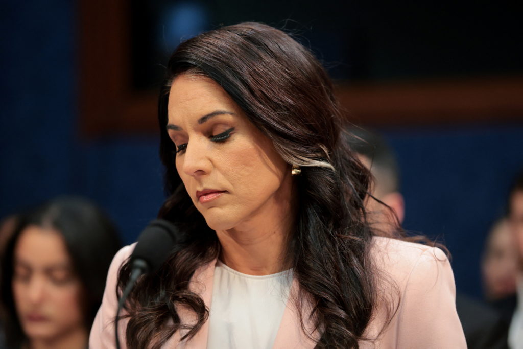 Lees de volledige ontslagbrief van Tulsi Gabbard als directeur van de Nationale Inlichtingendienst