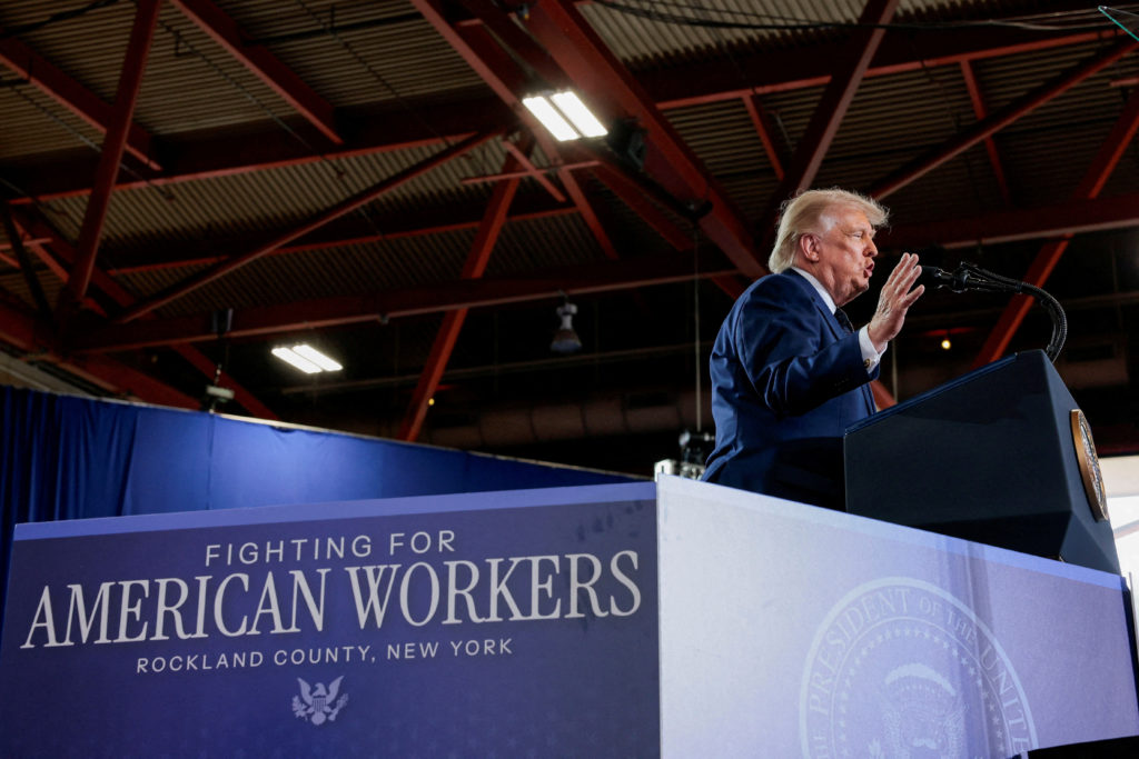 BEKIJK: Trump spreekt op het Rockland Community College in New York, waar hij campagne voert voor vertegenwoordiger Lawler