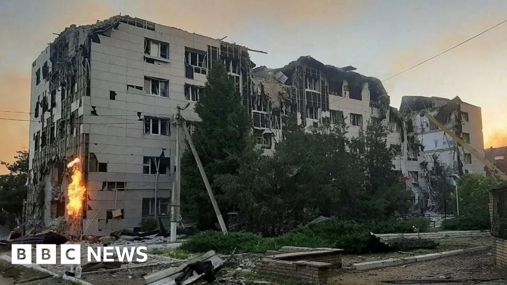 Rosenberg: Luhansk strike sparks Russian accusations and vow to retaliate – BBC