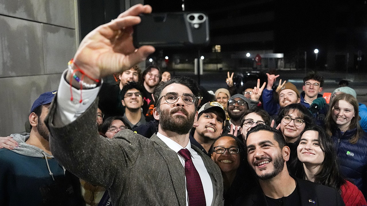 Hassan Peake hekelt de dagvaarding van het ministerie van Financiën vanwege de reis naar Cuba en noemt het ‘onzin’